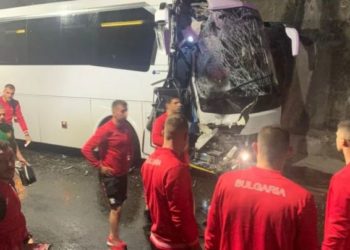Naţionala de fotbal a Bulgariei, implicată într-un accident grav după ce două autocare s-au ciocnit la Tbilisi