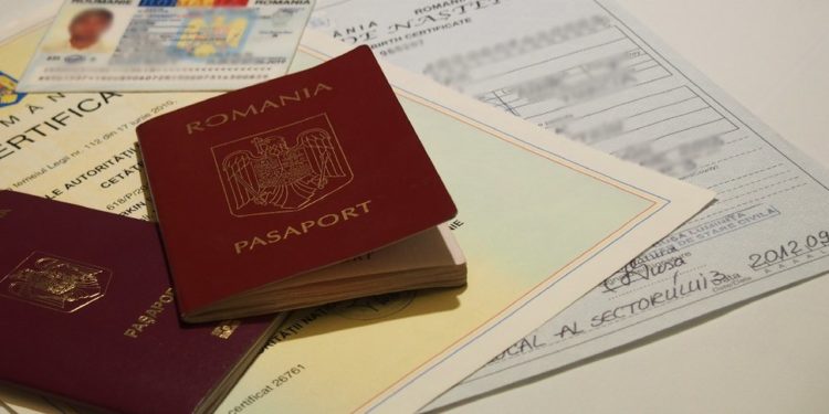 100 de mii de moldoveni sunt în așteptarea cetățeniei române. Câți au obținut deja actul