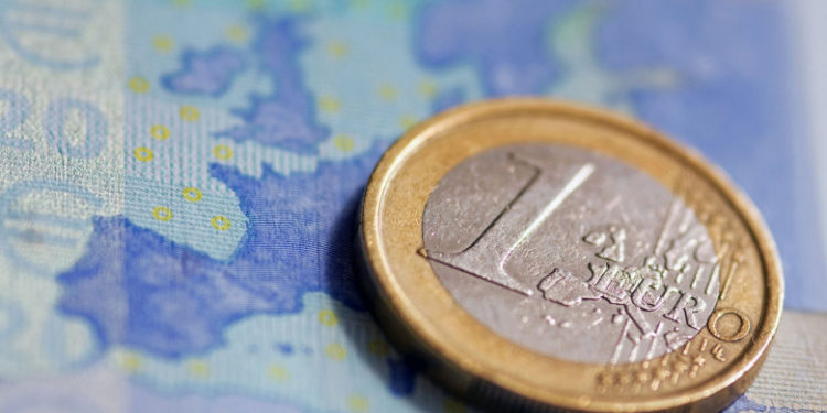 România nu poate trece la moneda euro, spune Comisia Europeană. Este singurul stat UE cu deficit excesiv dintre cele 7 analizate