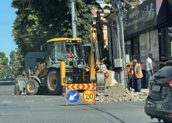 В Кишиневе на улицах, по которым намечен марш ЛГБТ-сообщества, начались работы | FOTO