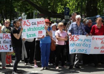 LIVE | Protest organizat de către deputații PCRM și ai Partidului ȘOR „Cu PAS la guvernare revenim la lumânare!”
