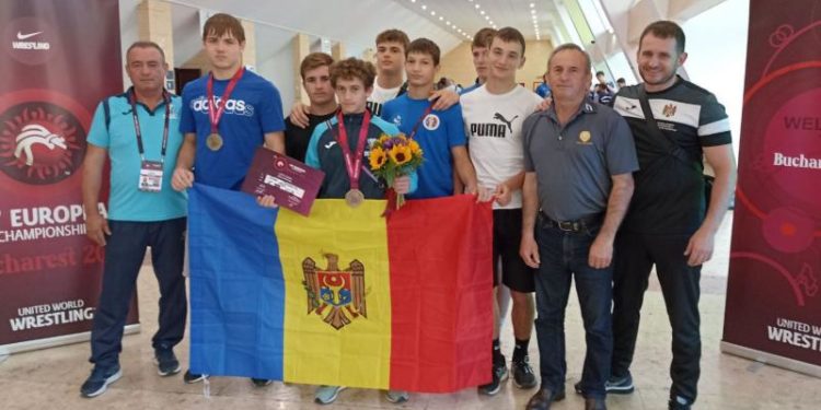 Luptătorii Alexandru Borș și Mihai Guțu au cucerit titlul european Under 17