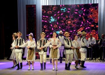 Dansuri populare autentice, costume moștenite din strămoși și emoții de nedescris. Palatul de Cultură din Orhei a găzduit cea de 32-a ediție a festivalului-concurs naţional ”La vatra horelor” | VIDEO