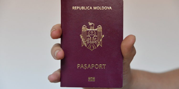 Еще одна страна признала просроченные молдавские паспорта