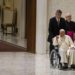Papa Francisc ar putea demisiona din cauza problemelor de sănătate