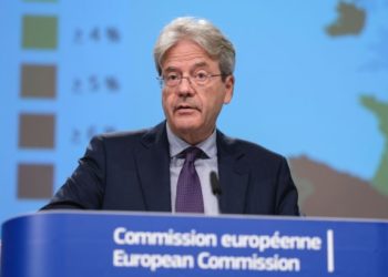 ЕС пока не рассматривает введение эмбарго на российский газ, — еврокомиссар