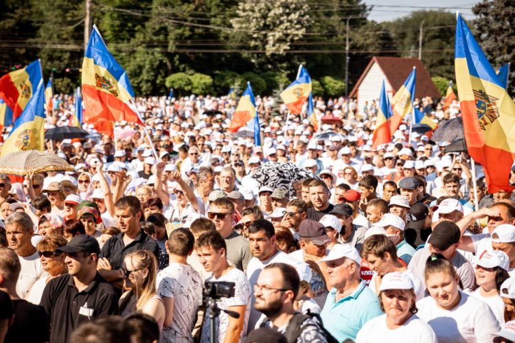 Organizatorii protestului: Peste 40.000 de oameni s-au adunat în Piața Marii Adunări Naționale pentru a protesta împotriva autorităților