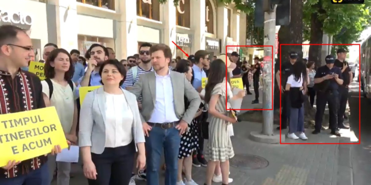 Zeci de polițiști, carabinieri și agenți SPPS au asigurat paza Nataliei Gavrilița cât s-a plimbat pe bd. Ștefan cel Mare | FOTO