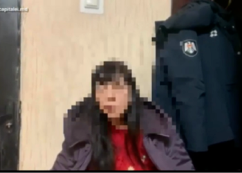 O chișinăuiancă de 58 de ani, pe banca acuzaților pentru omor. L-ar fi înjunghiat mortal pe bărbatul cu care locuia | VIDEO
