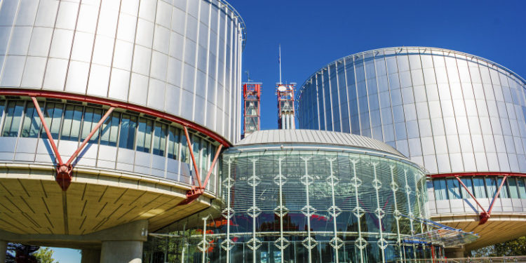 CEDO cere Bulgariei să pedeapsească mai aspru omorurile cu caracter homofob