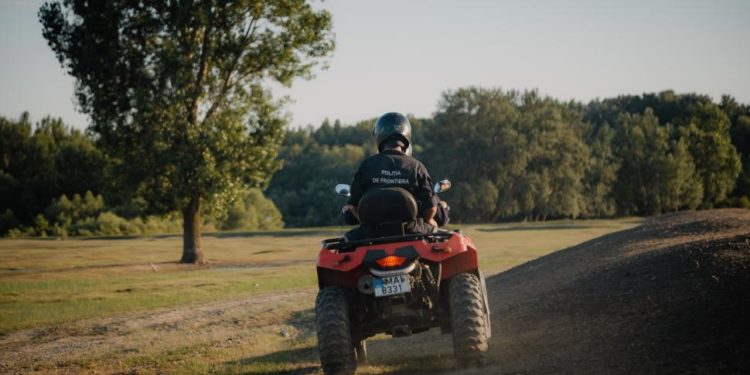 Doi cetățeni ai Ucrainei, reținuți pentru organizarea migrației ilegale