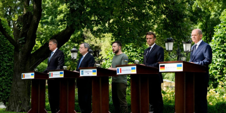 Macron anunţă că Franţa, Germania, Italia şi România susţin candidatura „imediată” a Ucrainei la UE | VIDEO/FOTO