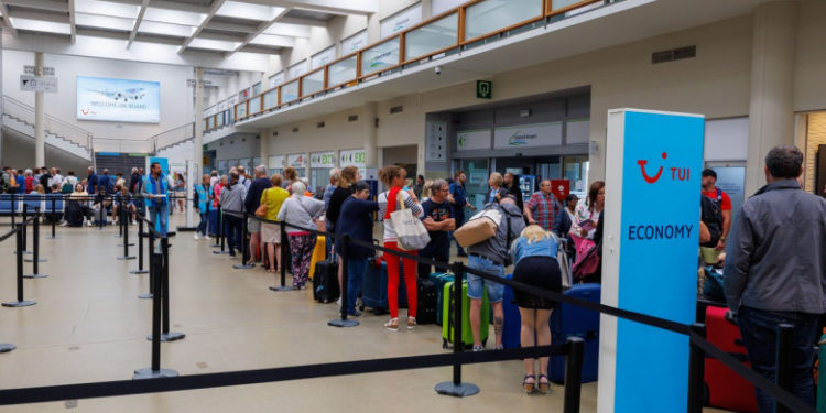 Haos pe aeroporturile din Europa: Aerogările se confruntă cu o criză de personal fără precedent