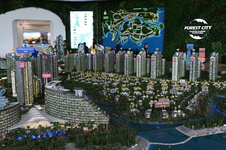 Orașul fantomă de 100 de miliarde de dolari din Malaezia. De ce a fost abandonat paradisul de lux plin de zgârie-nori | FOTO