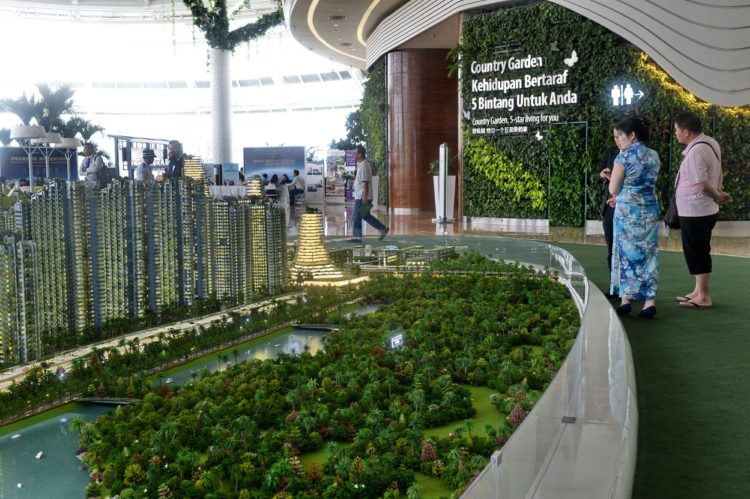 Orașul fantomă de 100 de miliarde de dolari din Malaezia. De ce a fost abandonat paradisul de lux plin de zgârie-nori | FOTO