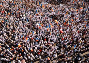 Organizatorii protestului: Peste 40.000 de oameni s-au adunat în Piața Marii Adunări Naționale pentru a protesta împotriva autorităților