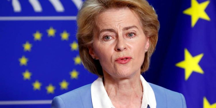 Zi istorică! Comisia Europeană s-a pronunțat în favoarea acordării statutului de candidat la UE atât Ucrainei, cât şi R. Moldova