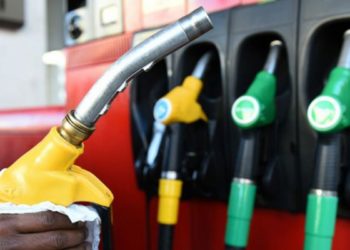 O comisie specială privind reglementările din sectorul produselor petroliere ar urma să fie constituită de Parlament