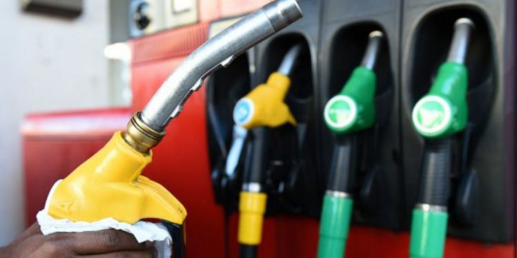 O comisie specială privind reglementările din sectorul produselor petroliere ar urma să fie constituită de Parlament