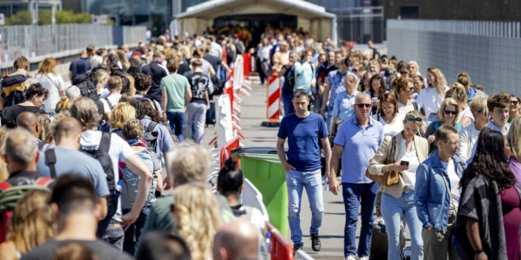 CNN: Călătoriile în această vară vor fi un coșmar. Motivele haosului din transporturi