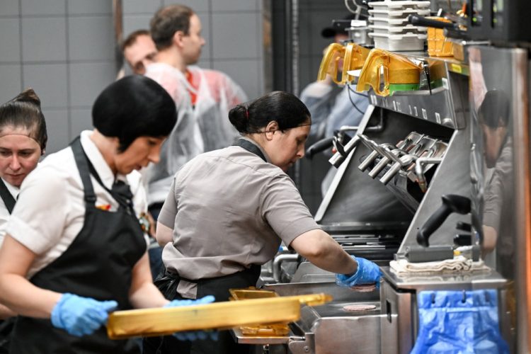 S-a deschis primul McDonald’s pe stil rusesc | VIDEO/FOTO