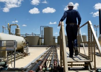 Саудовская Аравия обязалась обеспечить стабильность нефтяного рынка и увеличить добычу