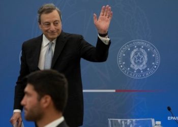Президент Италии принял отставку премьера Драги