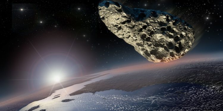 К Земле летит крупный астероид