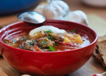 Борщ официально признан украинским блюдом