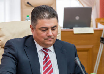 Один из директоров НАРЭ подал в отставку