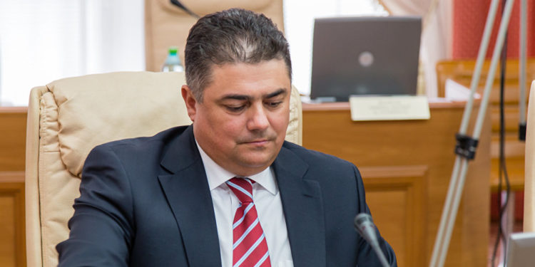 Один из директоров НАРЭ подал в отставку