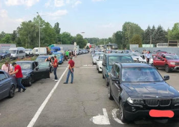 На молдавско-румынской границе образовалась очередь