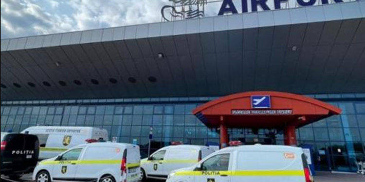 Новое сообщение о заложенной бомбе в аэропорту вновь оказалось ложным | VIDEO