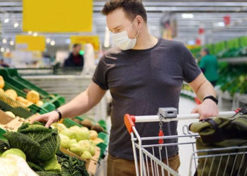 В Молдове рекомендовали носить маски в магазинах и общественном транспорте