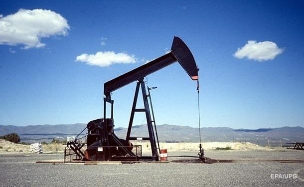 Цена на нефть вновь упала ниже 100 долларов