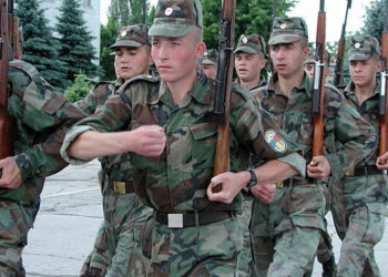 Для прохождения воинской службы в армию призовут 830 новобранцев