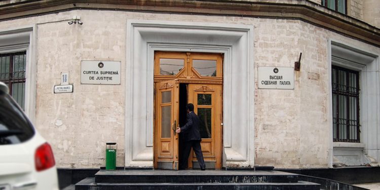 Alerta matinală cu bombă de la CSJ s-a dovedit a fi falsă. Poliția caută suspectul, iar MAI propune pedepse mai dure pentru făptași | VIDEO