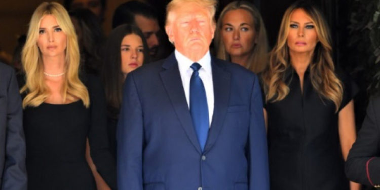 Funeraliile Ivanei Trump au avut loc la New York. Donald Trump a venit la înmormântarea fostei soții alături de Melania