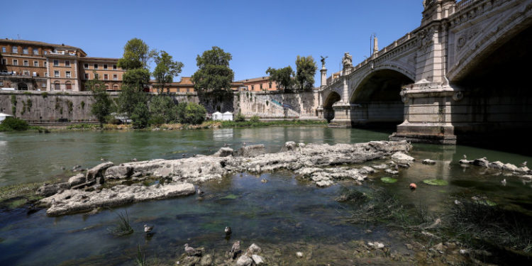 Din cauza secetei severe din Italia, „Podul lui Nero” a ieșit la suprafață din râul Tibru