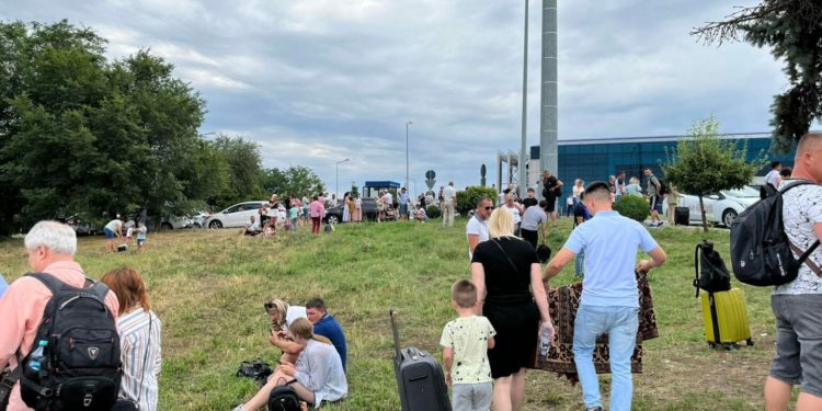 В Кишиневском аэропорту новое сообщение о бомбе