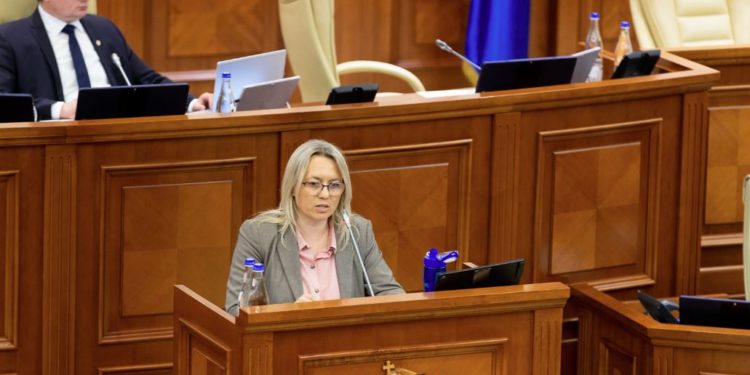 Proiect: statul va controla poluarea provocată de activitățile industriale; primăriile vor informa populația despre nivelul de poluare