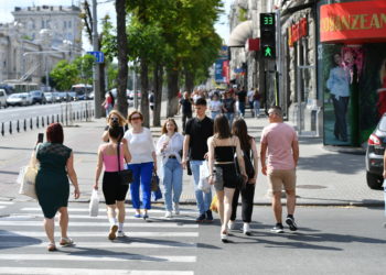 Peste 260 de mii de moldoveni au părăsit Moldova timp de 8 ani: Topul raioanelor care au pierdut cei mai mulți locuitori