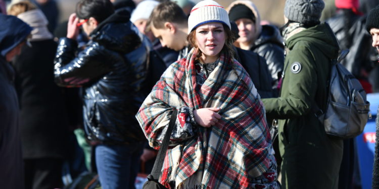 Biroul de Migrație, luat cu asalt după război. Peste 8000 de cereri de azil de la cetățeni străini