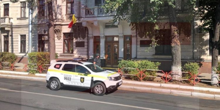 Noi alerte cu bombă în Chișinău: Sediul CSJ și al Spitalului Clinic Municipal „Gheorghe Paladi” ar fi minate