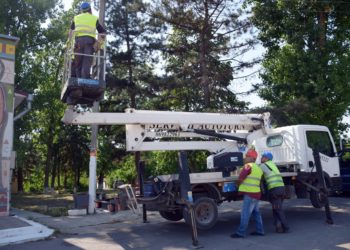 Proaspătul primar al comunei Ghetlova, desemnat de Partidul „ȘOR”, a dat startul iluminării integrale a localității