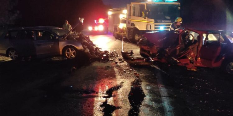 Accident cumplit, lângă vama Leușeni: Două mașini s-au tamponat frontal. O persoană luptă pentru viața în reanimare, alte trei, rănite