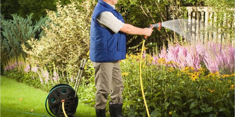 В 90 департаментах Франции ввели ограничения на воду из-за засухи