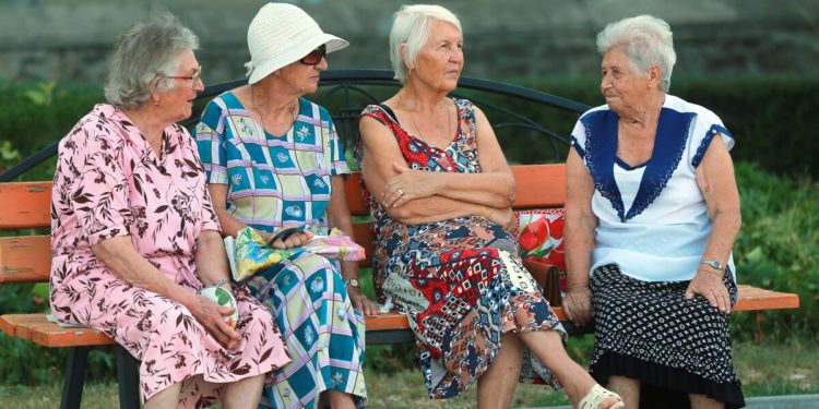 C 1 июля возраст выхода на пенсию для женщин составляет 60 лет