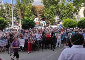 În aceste momente, mai mulți membri și simpatizanți ai  Partidul ”ȘOR” protestează la Procuratura Generală. Urmează pichetări la Guvern, Parlament și Președinție