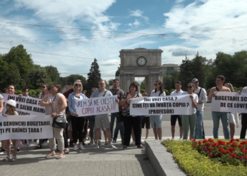 Pe fundalul protestului beneficiarilor programului „Prima Casă” , Guvernul a anunțat că a găsit soluții pentru a „reduce povara creditelor” | VIDEO